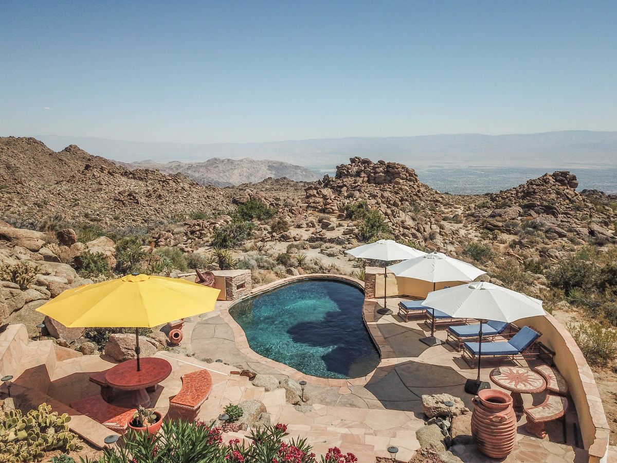 Private saltwater pool and valley panorama at Viva Las Rocas